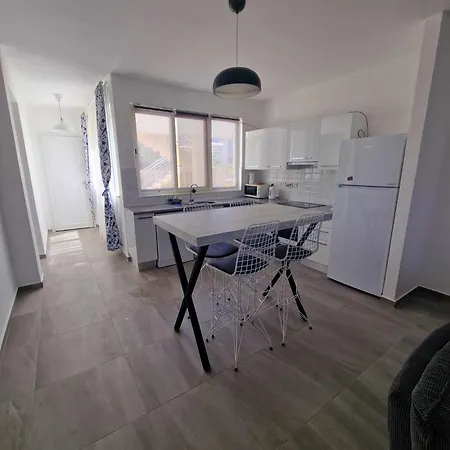 Turtle Bay Village Garden 2-bedroom Sea Апартаменты Кирения