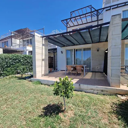 Turtle Bay Village Garden 2-bedroom Sea Апартаменты