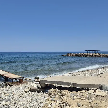Turtle Bay Village Garden 2-bedroom Sea Кирения